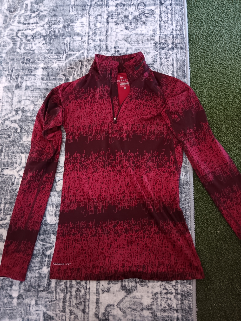 Nike Women’s Therma-Fit Long Sleeve Half-Zip Pullover - Red Size Small